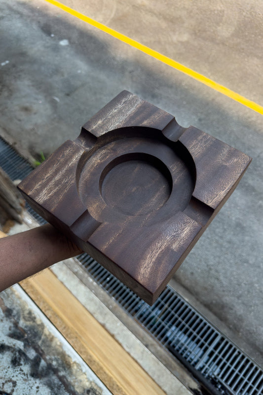 Suar Ashtray Finished in Rubio Chocolate 